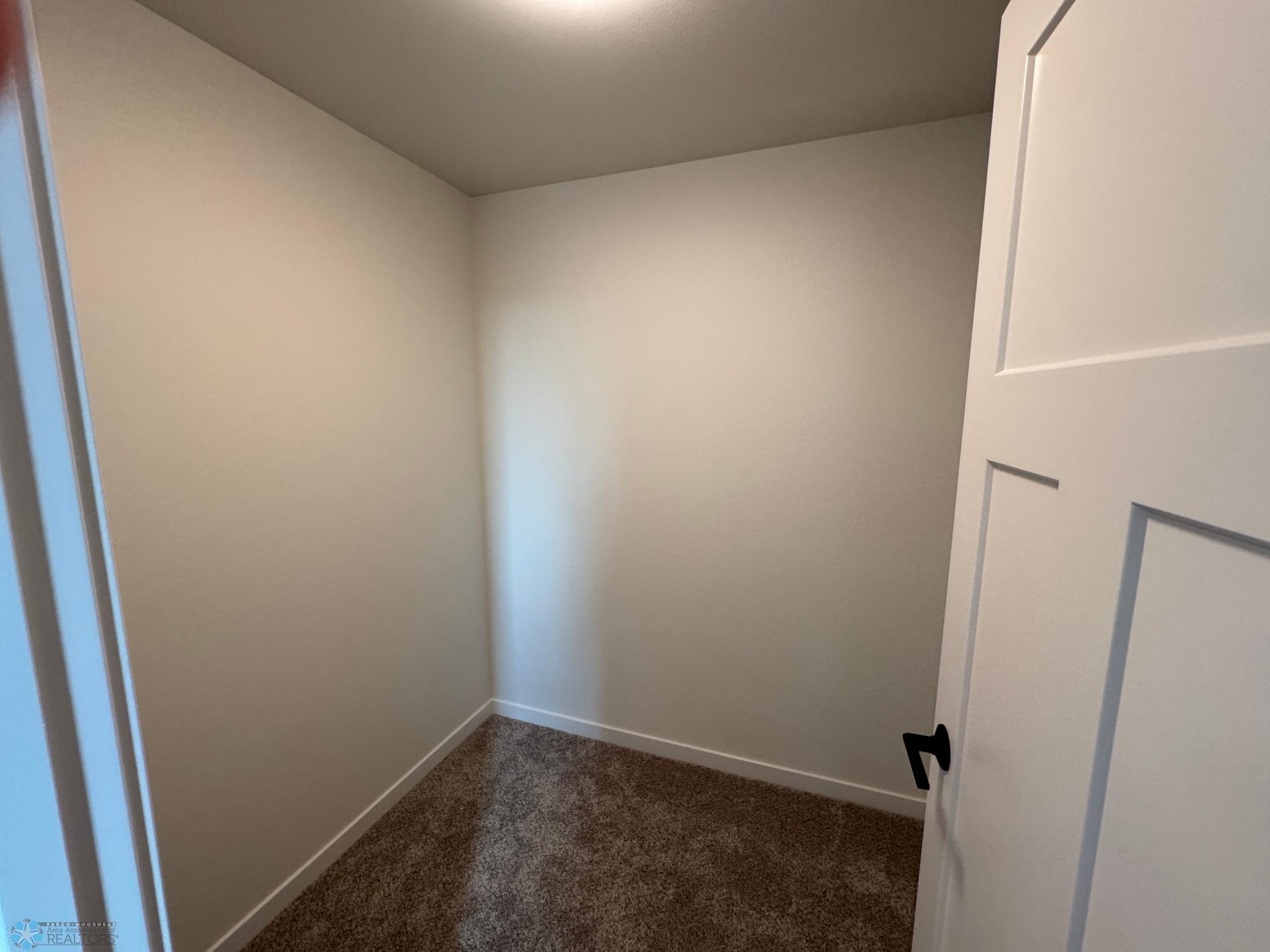 West Fargo, North Dakota 58078, United States, 5 Bedrooms Bedrooms, ,3 BathroomsBathrooms,Residential,Pending,193361