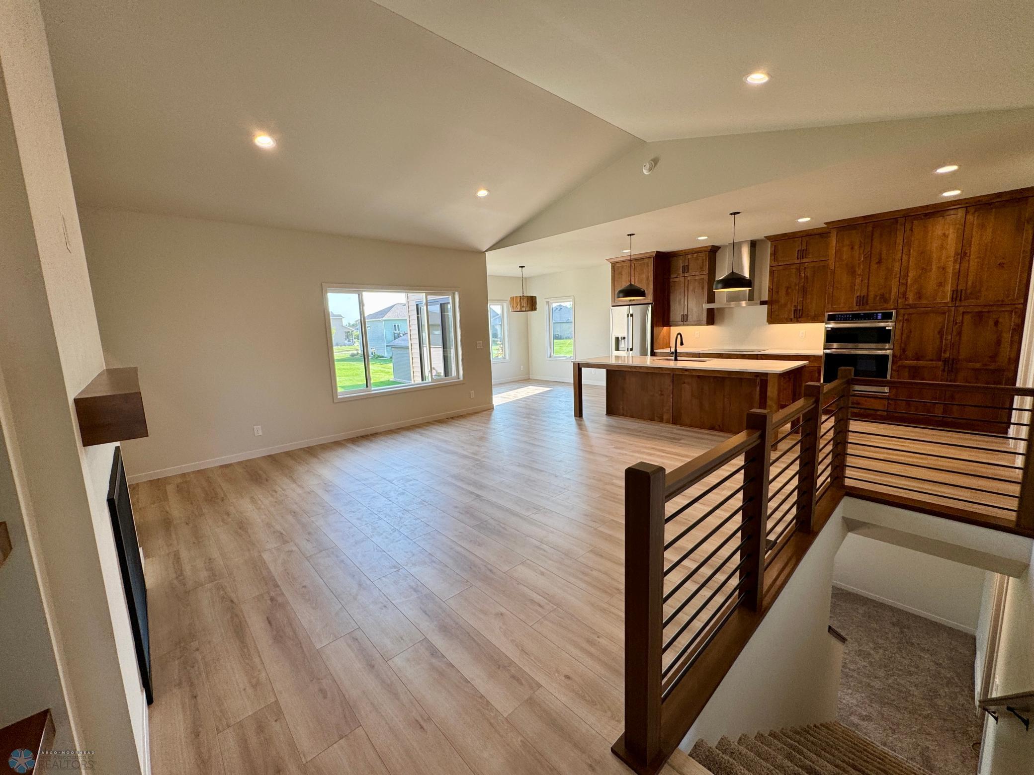 West Fargo, North Dakota 58078, United States, 5 Bedrooms Bedrooms, ,3 BathroomsBathrooms,Residential,Pending,193361