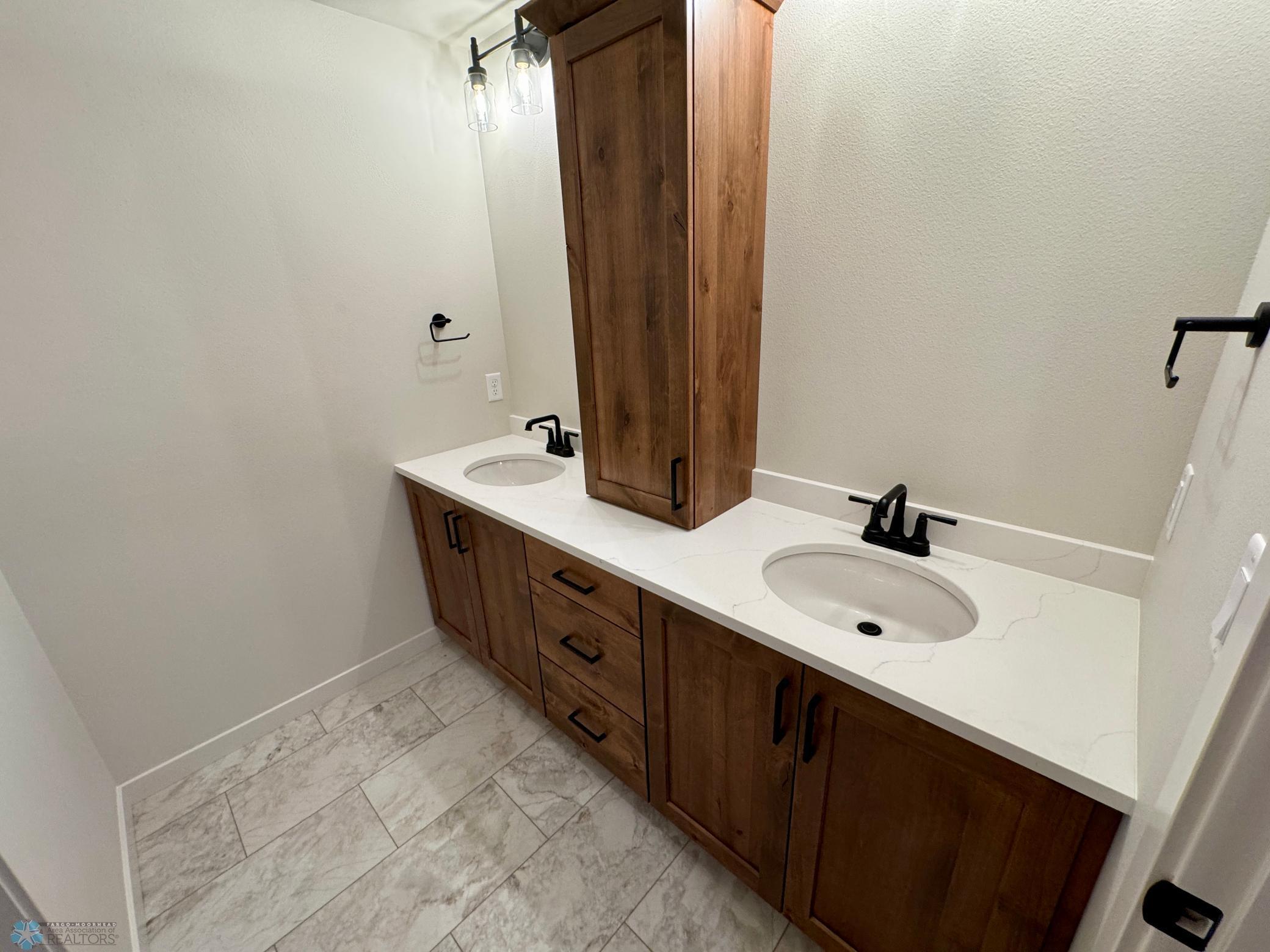 West Fargo, North Dakota 58078, United States, 5 Bedrooms Bedrooms, ,3 BathroomsBathrooms,Residential,Pending,193361