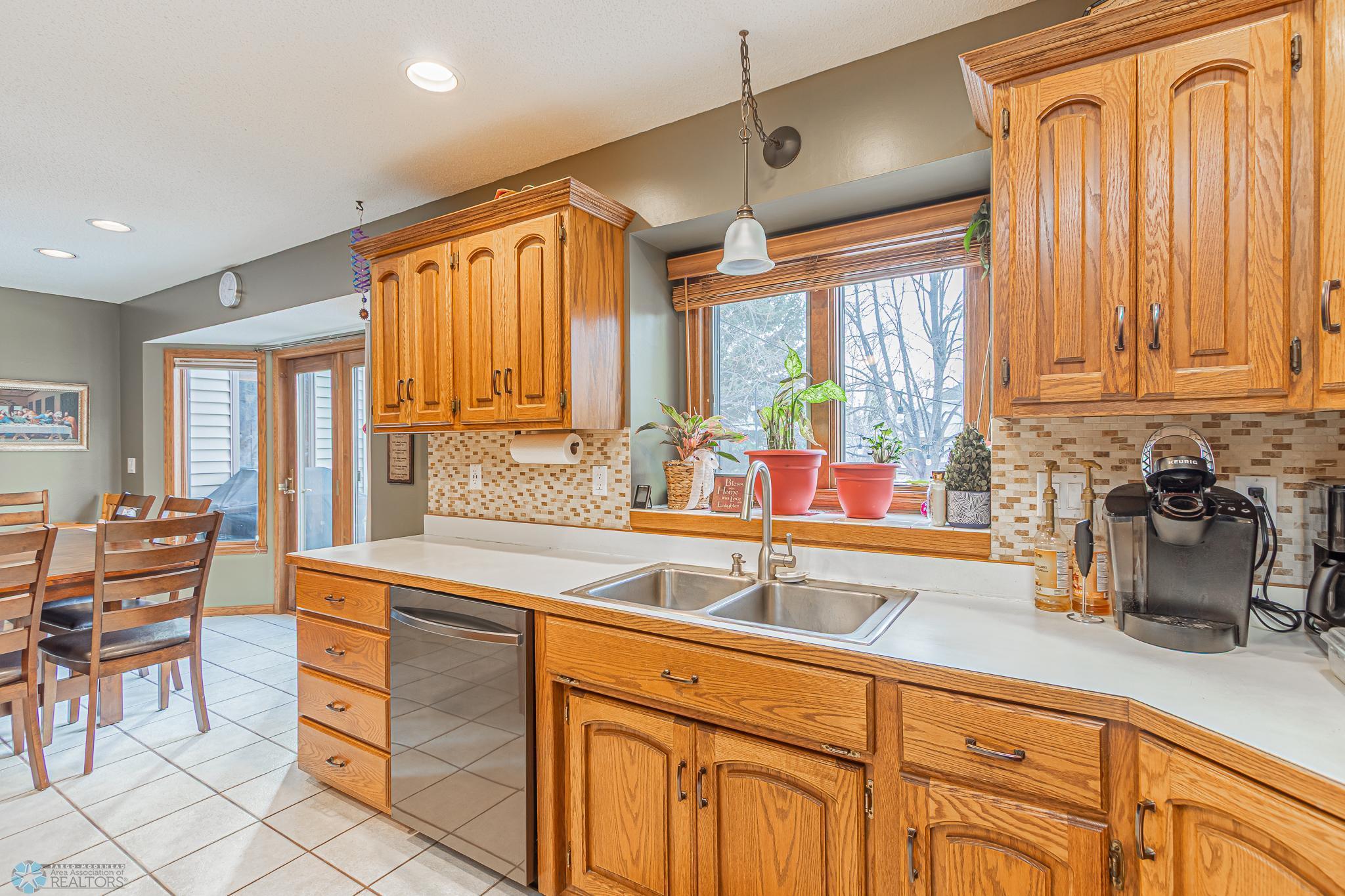 3327 River Drive, Fargo, North Dakota image 10
