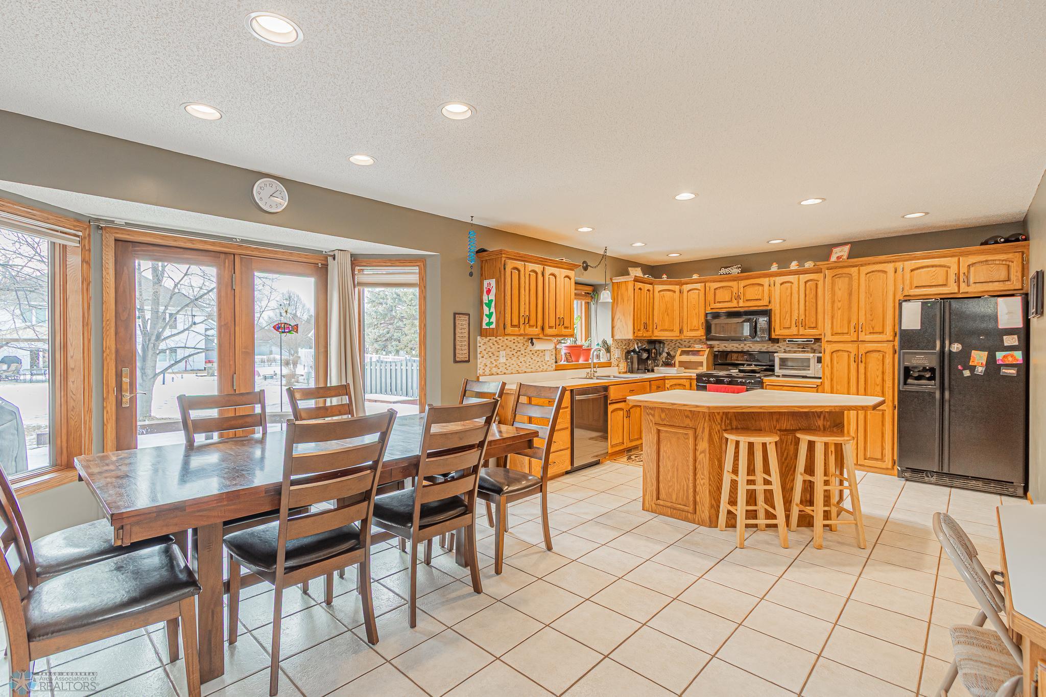 3327 River Drive, Fargo, North Dakota image 8