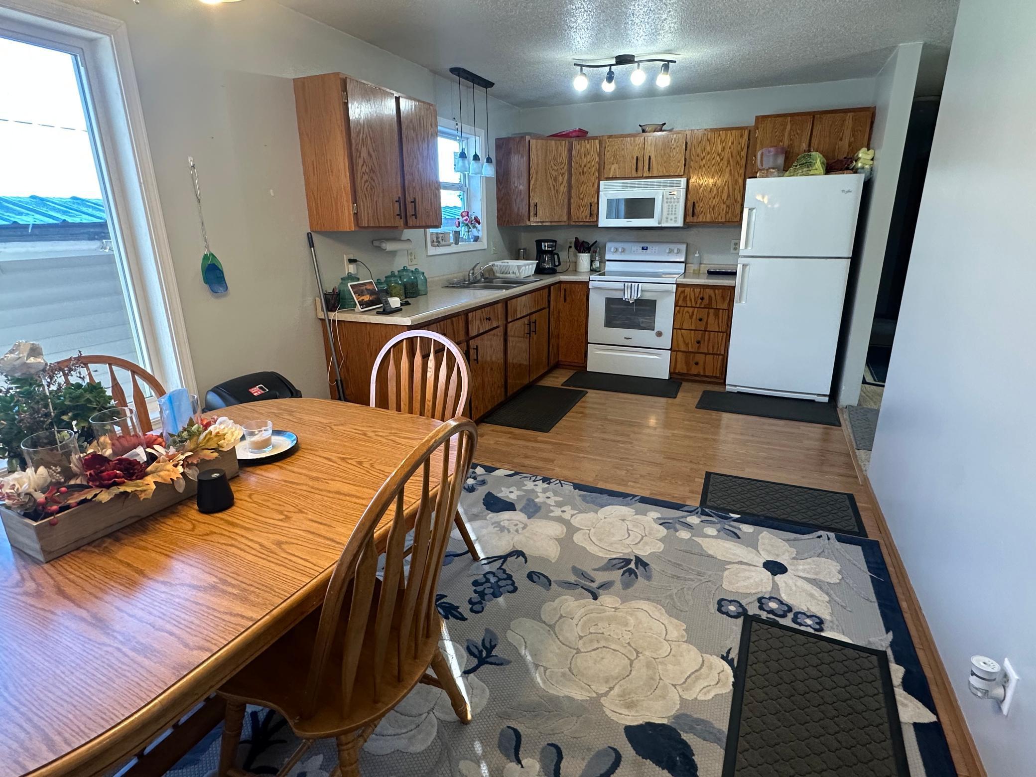 303 Lincoln Street, Warroad, Minnesota image 4