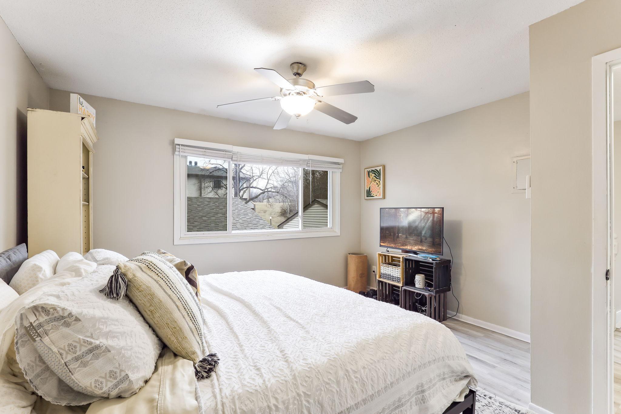 22 River Woods Lane, Burnsville, Minnesota image 12