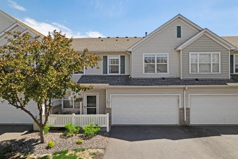 Townhouse For Sale - 9212 Holly Lane<br/> Hennepin County, Maple Grove, MN 55311