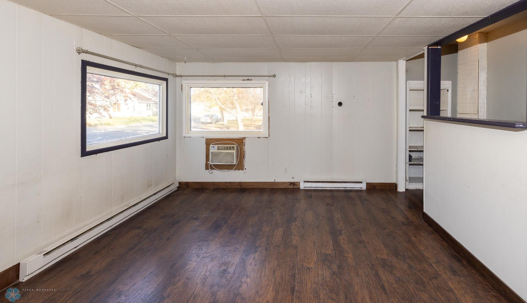 222 6th Street, Hillsboro, North Dakota image 6