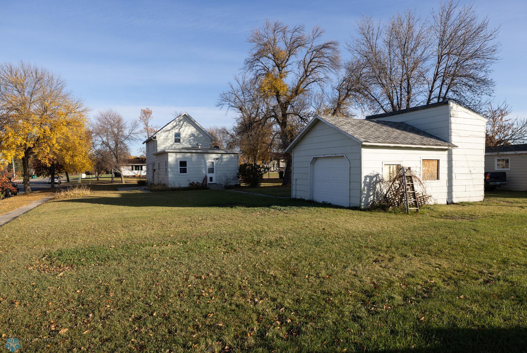 222 6th Street, Hillsboro, North Dakota image 24