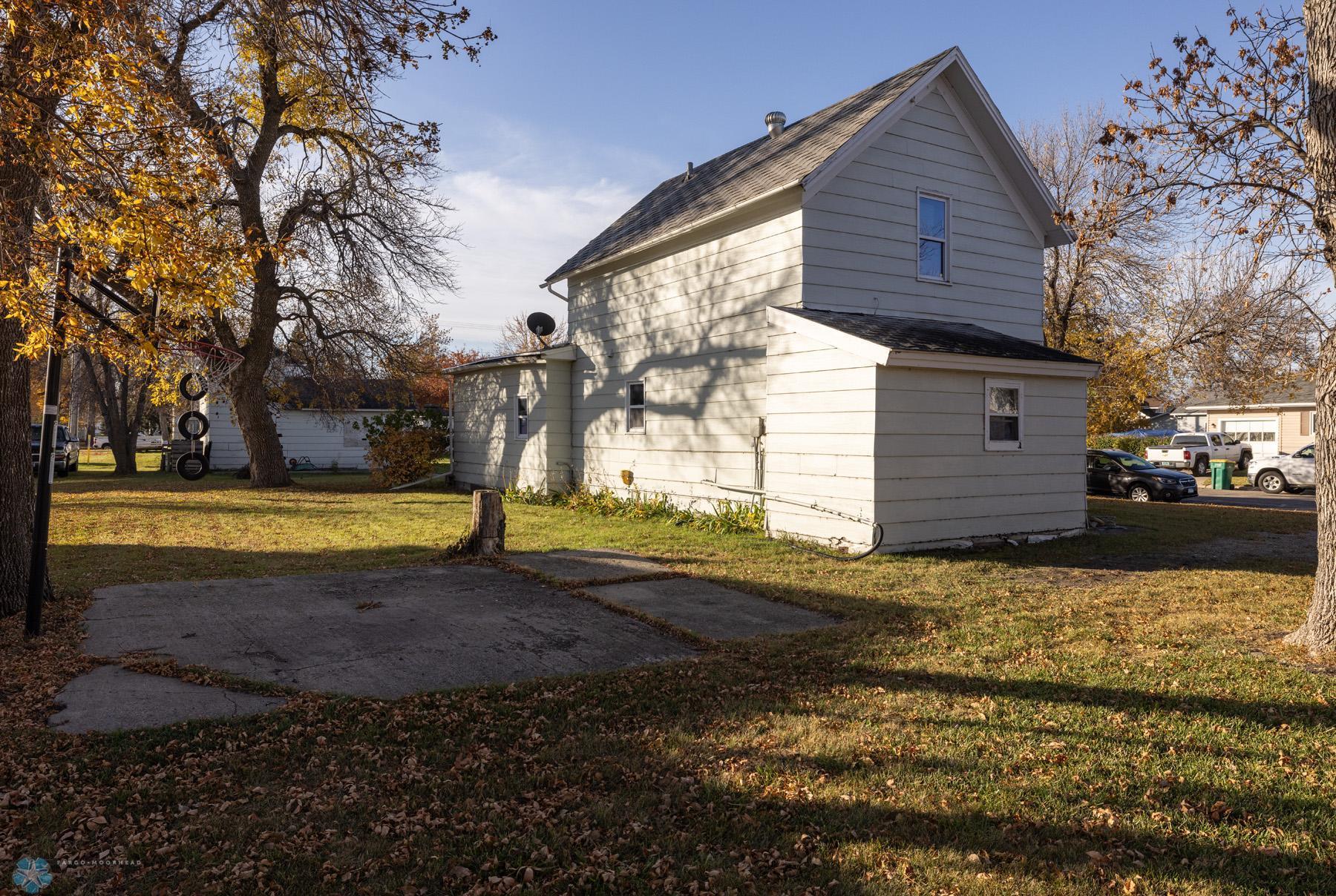 222 6th Street, Hillsboro, North Dakota image 22