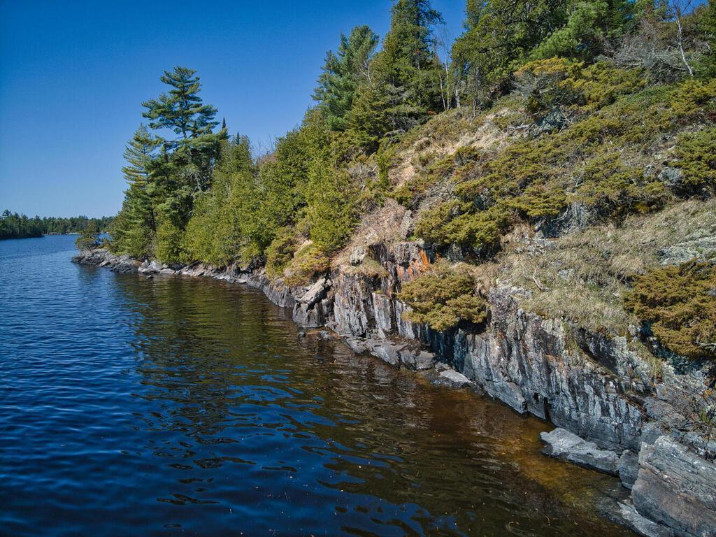 2116 Red Crest Island, International Falls, Minnesota image 12