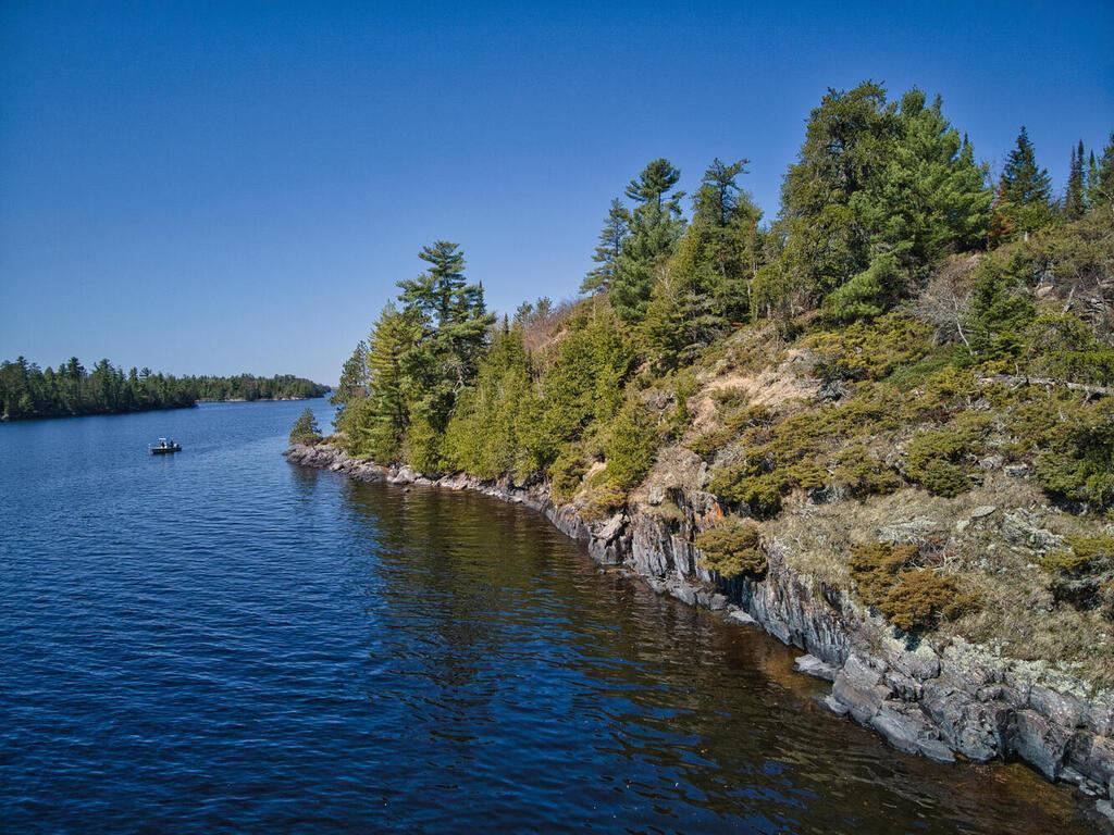2116 Red Crest Island, International Falls, Minnesota image 13