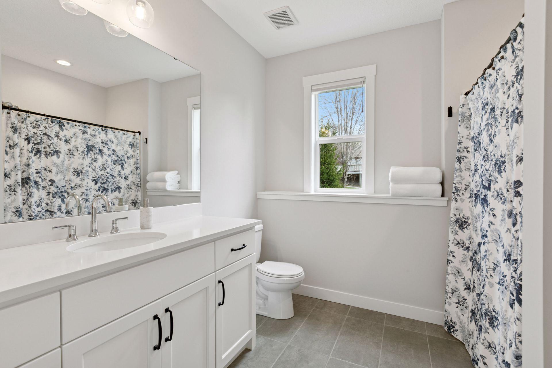 12601 Surrey Street, Eden Prairie, Minnesota image 37