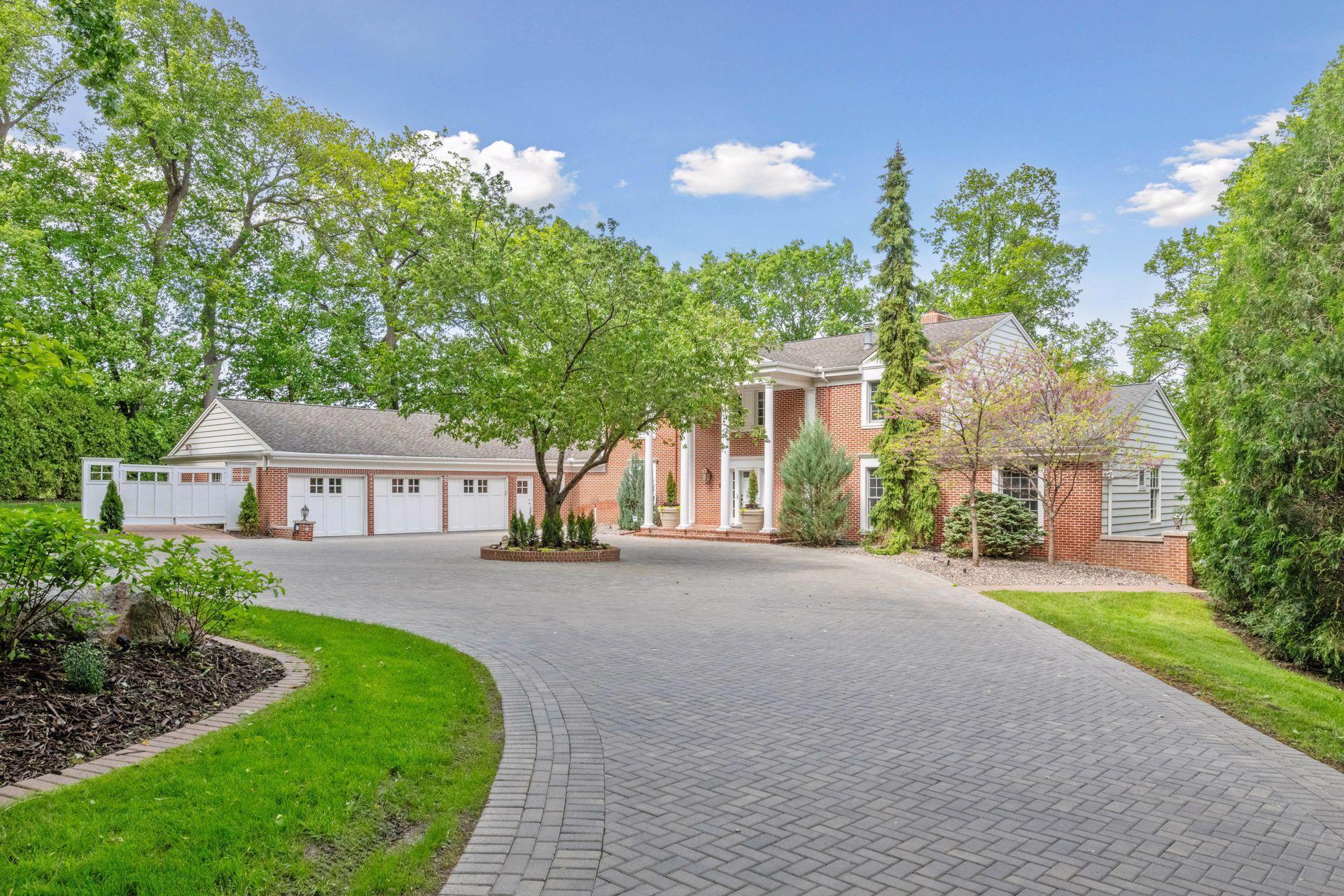 2496 Old Beach Road, Wayzata, Minnesota image 1
