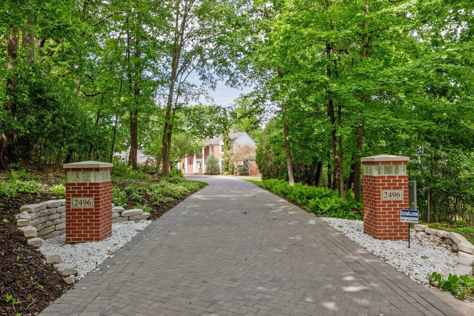 2496 Old Beach Road, Wayzata, Minnesota image 5