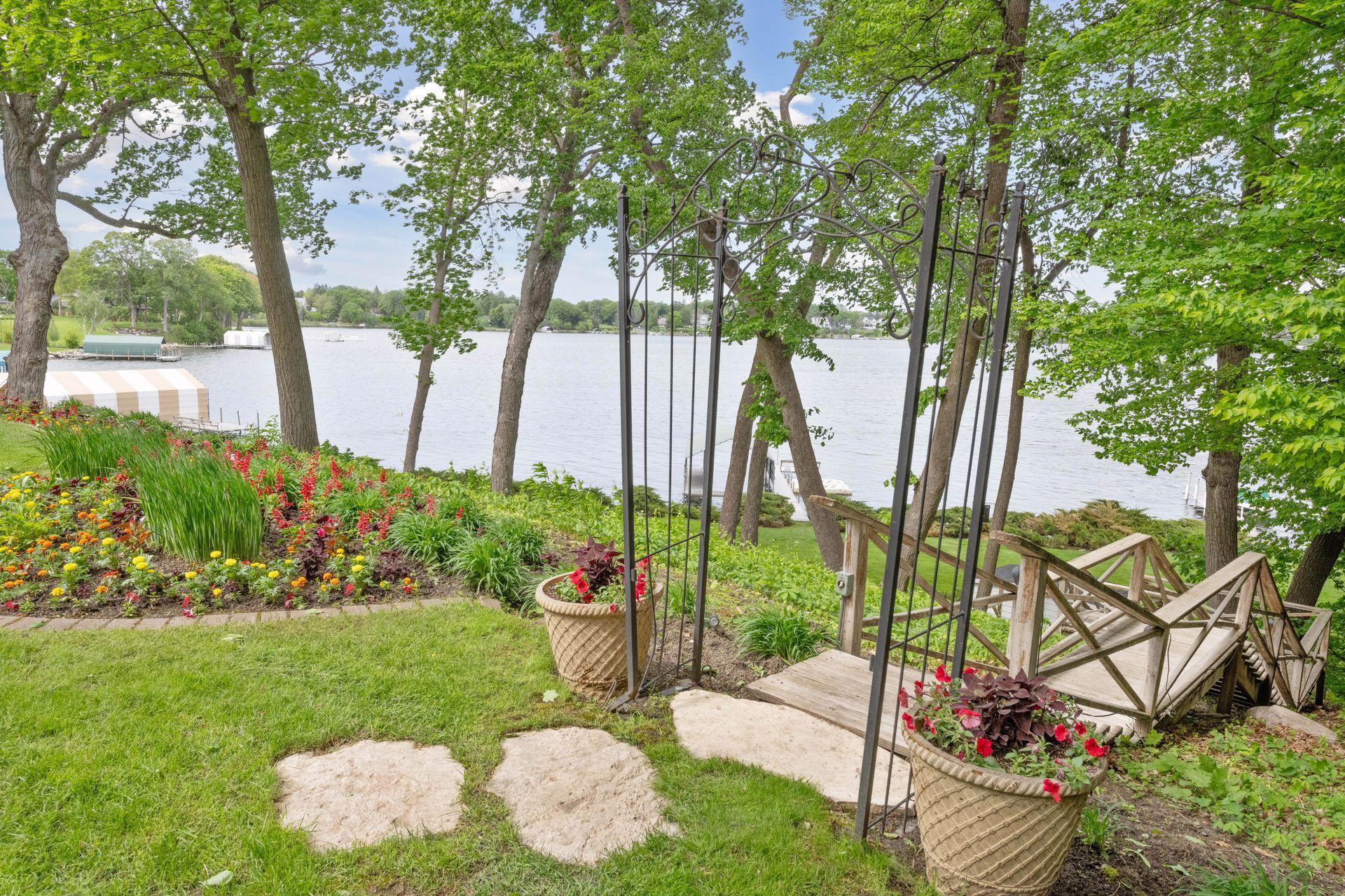 2496 Old Beach Road, Wayzata, Minnesota image 6