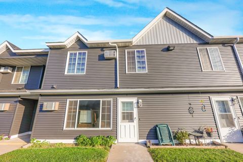 Townhouse For Rent - 490 3rd Street<br/> Waite Park, MN 56387