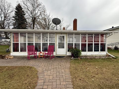 Homes For Sale - 1590 W Lake Drive<br/> Becker County, Detroit Lakes, MN 56501