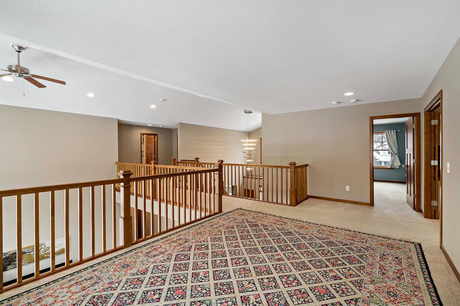 9239 Gateway Lane, Eden Prairie, Minnesota image 17