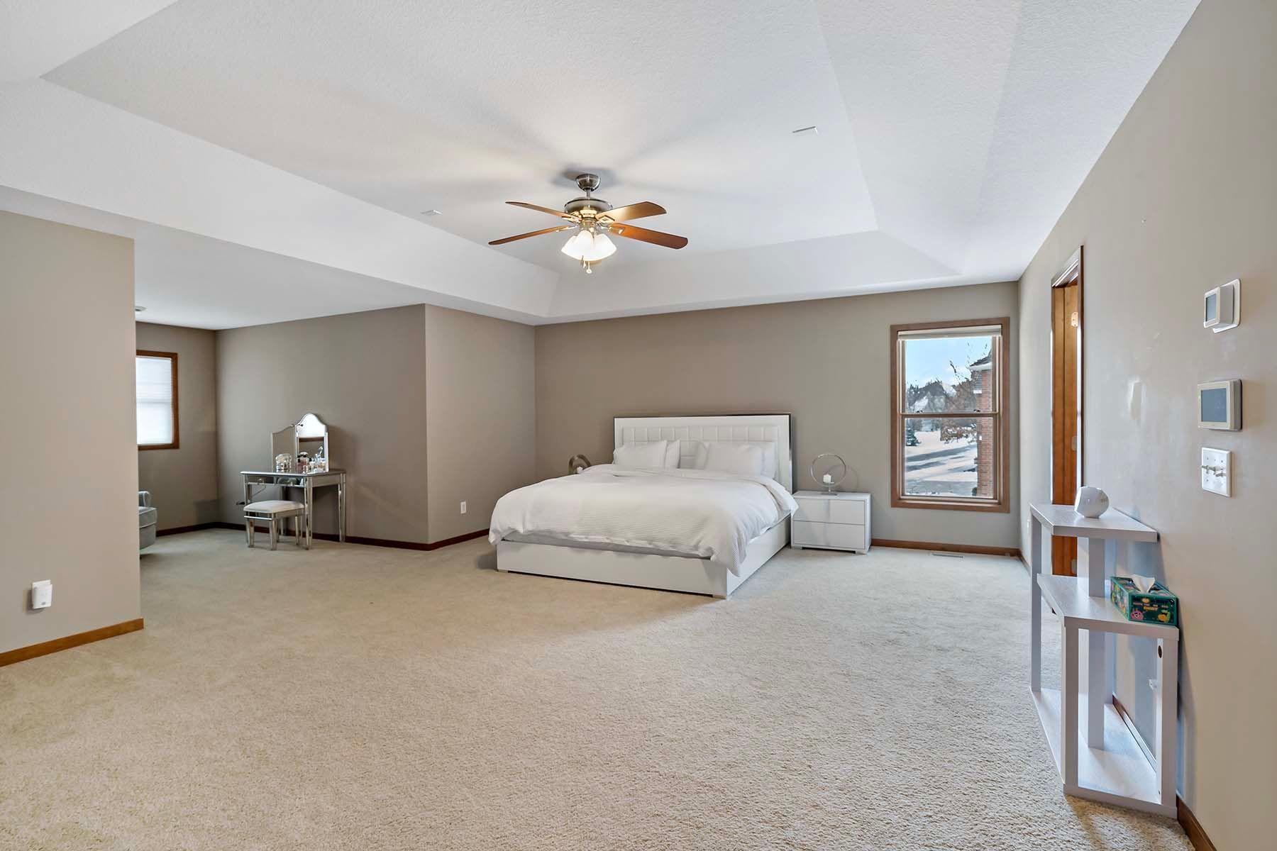 9239 Gateway Lane, Eden Prairie, Minnesota image 23