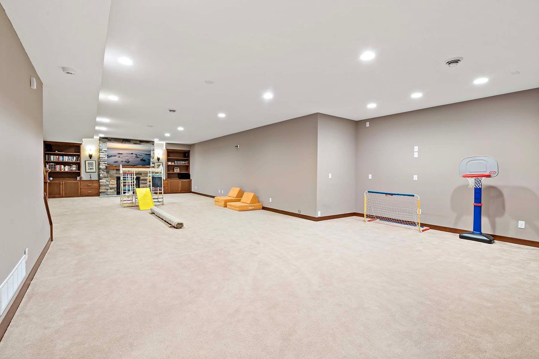 9239 Gateway Lane, Eden Prairie, Minnesota image 39