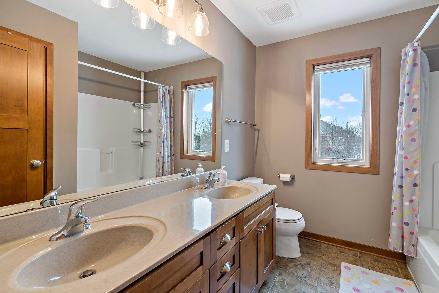 9239 Gateway Lane, Eden Prairie, Minnesota image 35