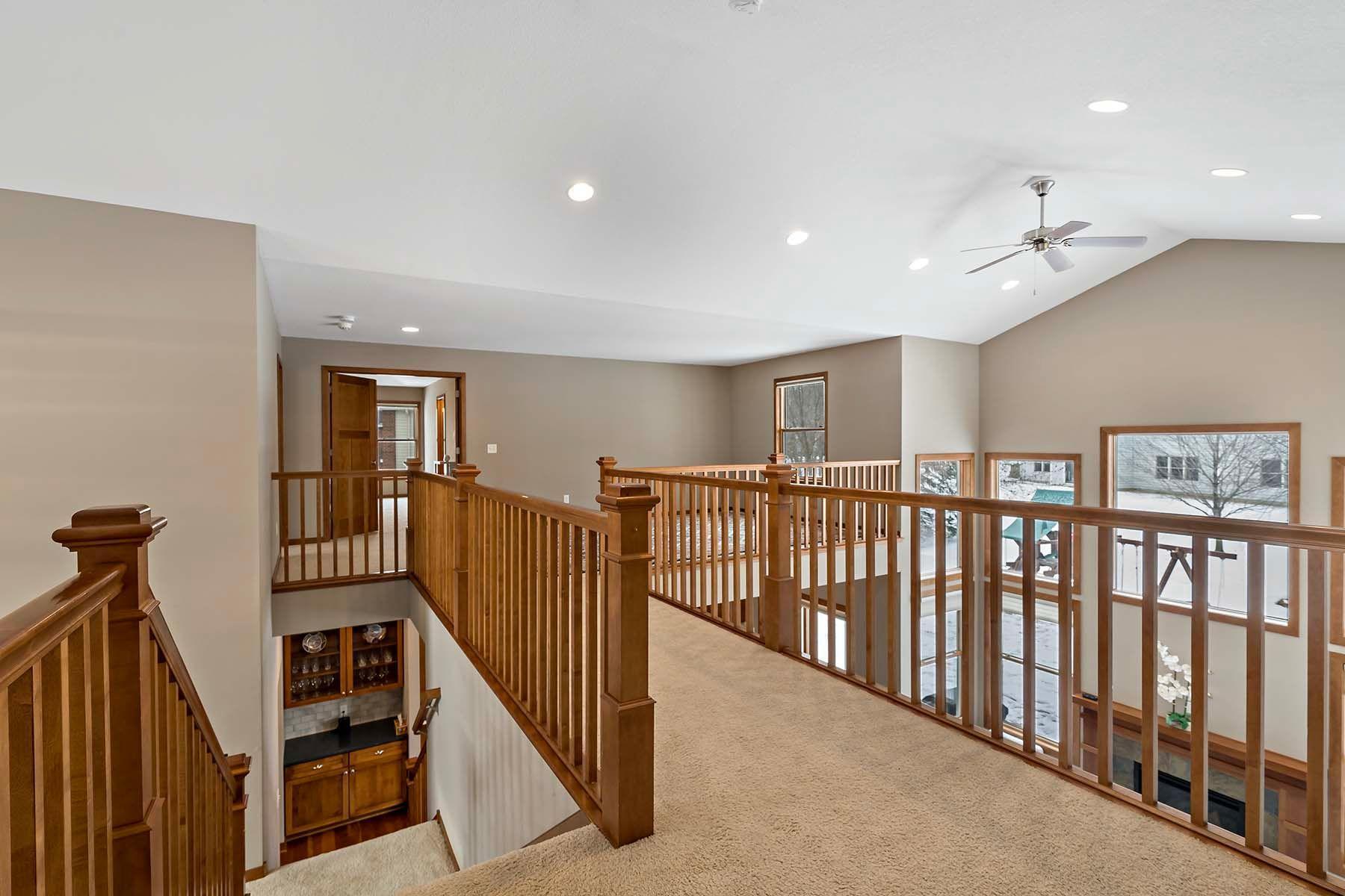 9239 Gateway Lane, Eden Prairie, Minnesota image 36