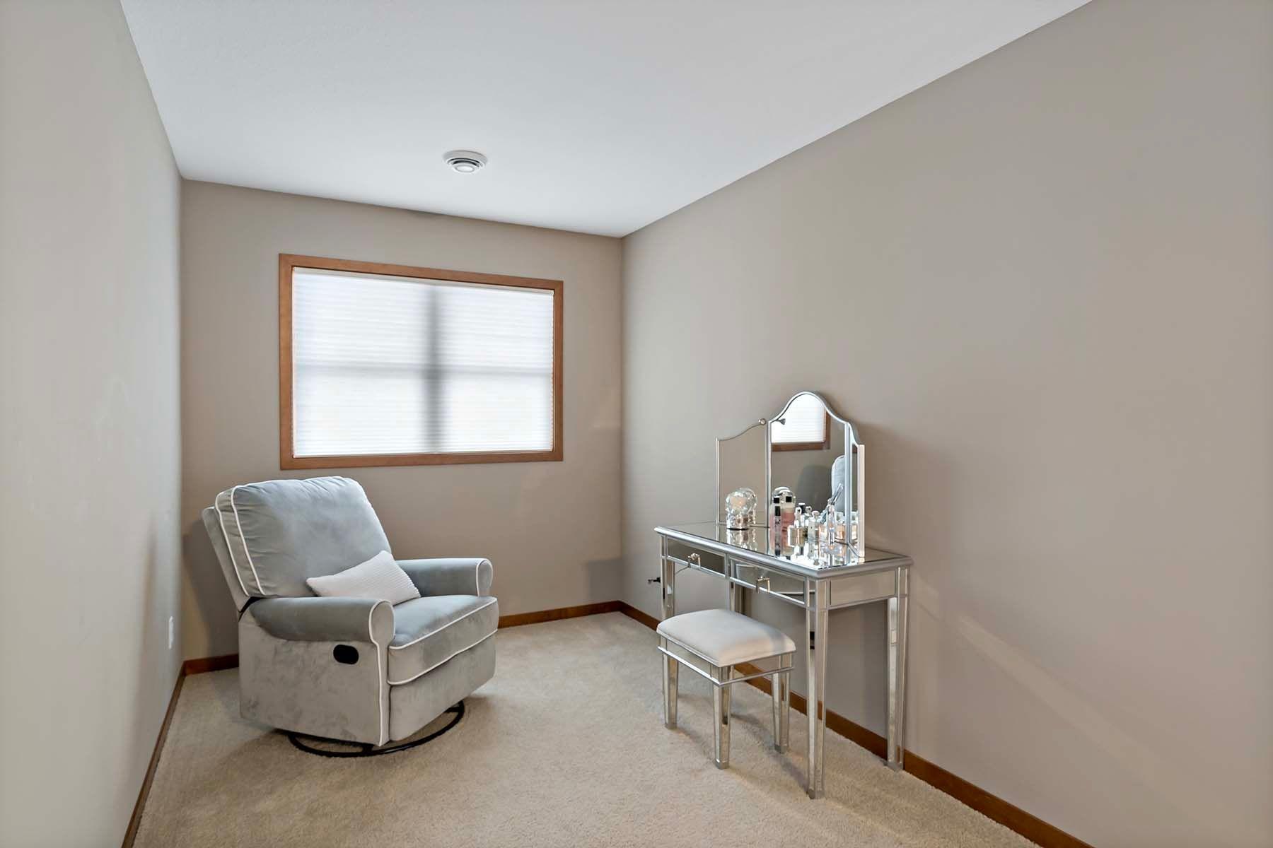 9239 Gateway Lane, Eden Prairie, Minnesota image 27