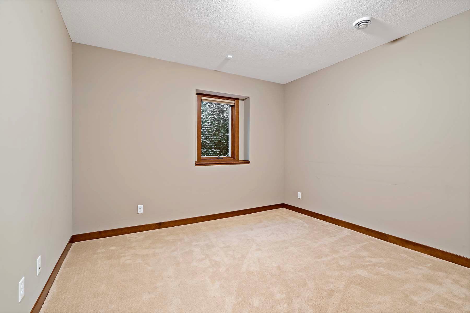 9239 Gateway Lane, Eden Prairie, Minnesota image 44