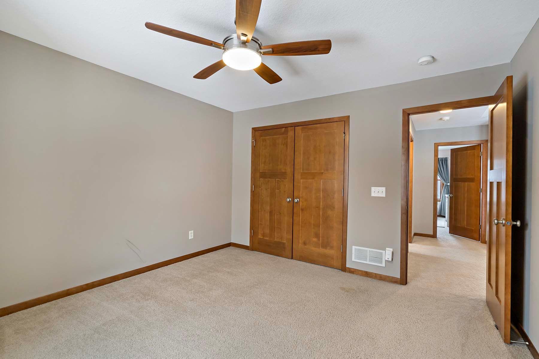9239 Gateway Lane, Eden Prairie, Minnesota image 38