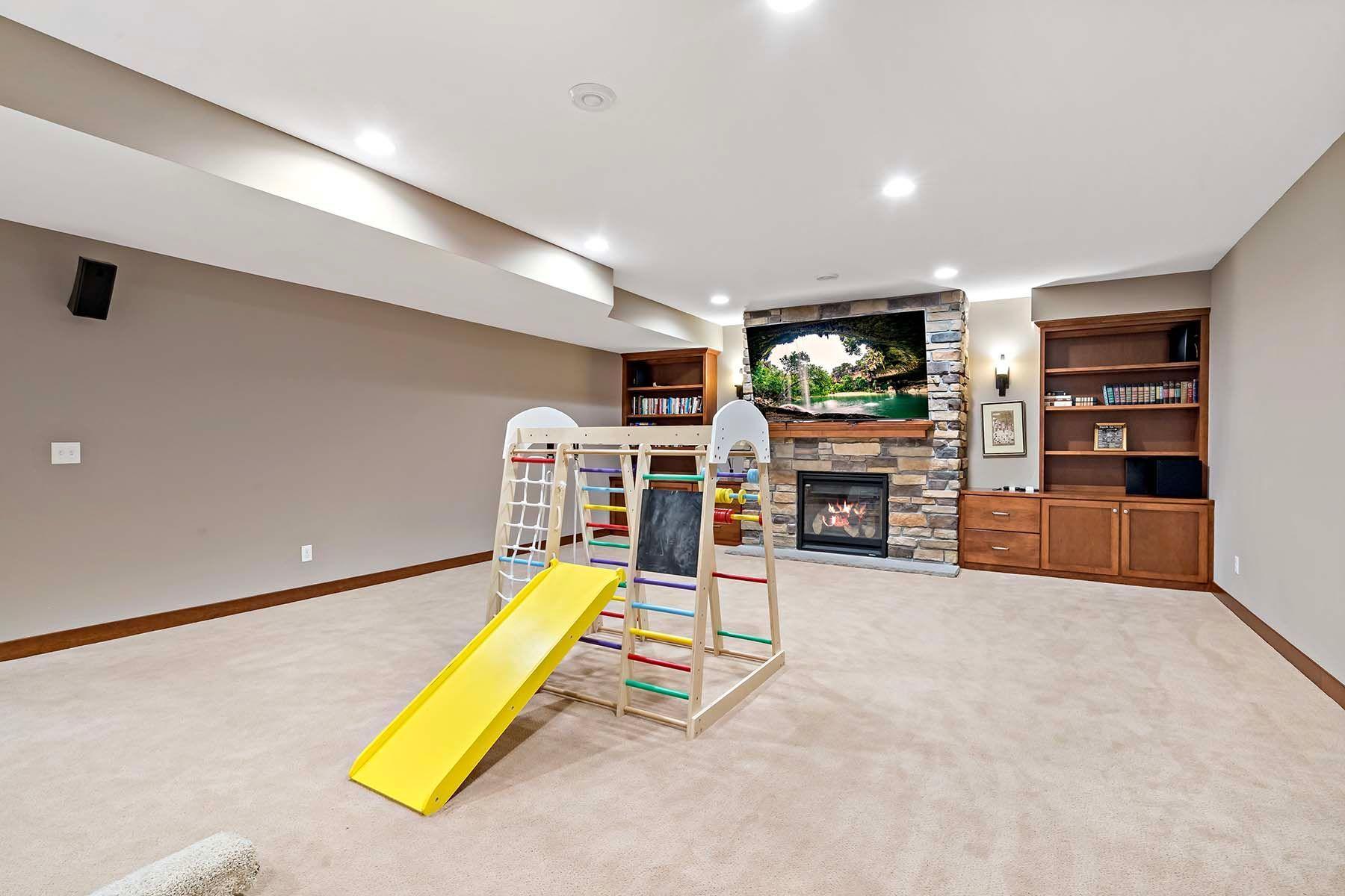 9239 Gateway Lane, Eden Prairie, Minnesota image 37