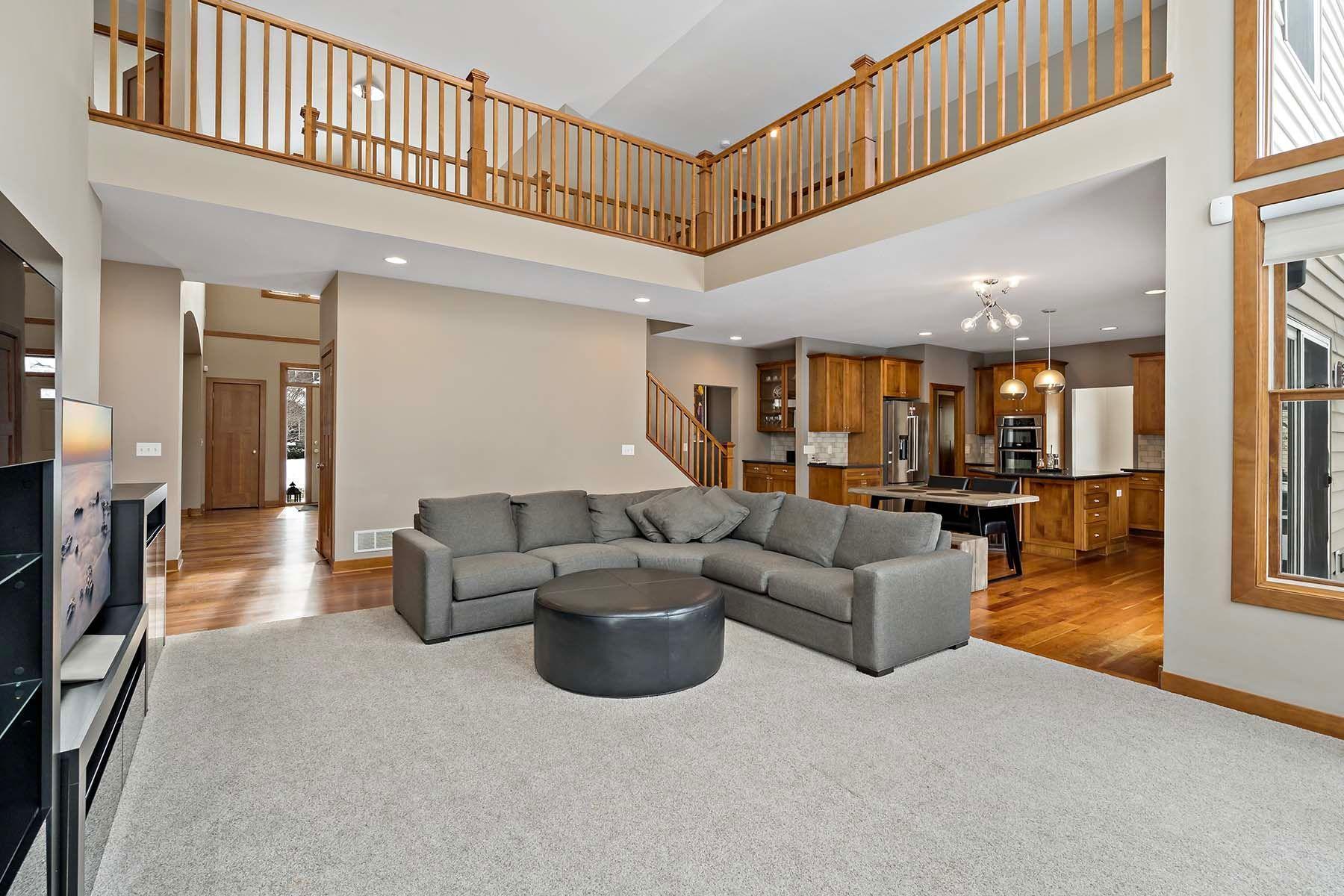 9239 Gateway Lane, Eden Prairie, Minnesota image 10