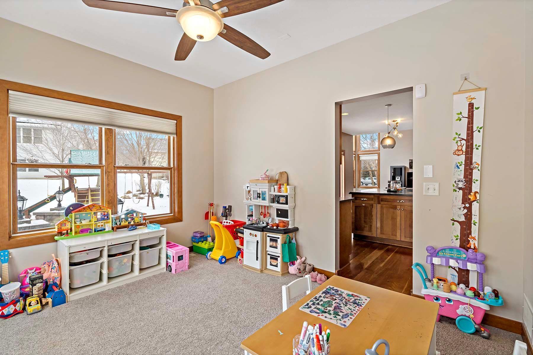 9239 Gateway Lane, Eden Prairie, Minnesota image 18