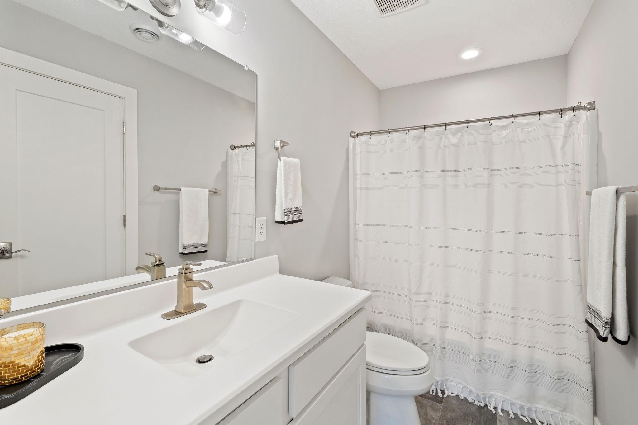 4230 Valley View Road, Edina, Minnesota image 34