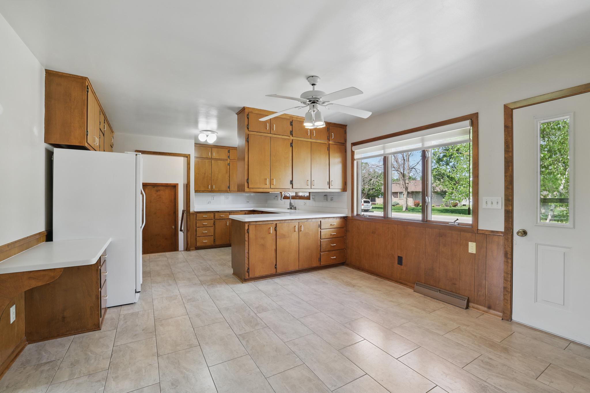 101 Sunset Drive, Belle Plaine, Minnesota image 4