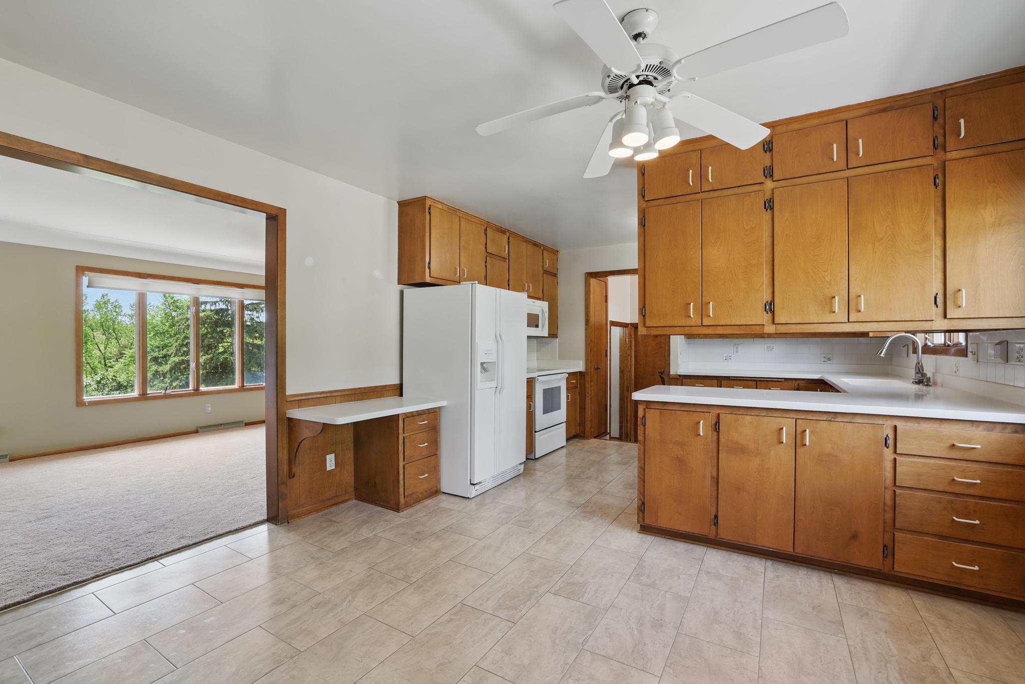 101 Sunset Drive, Belle Plaine, Minnesota image 3