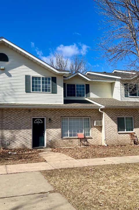 Townhouse For Sale - 1259 Taylor Street<br/> Scott County, Shakopee, MN 55379