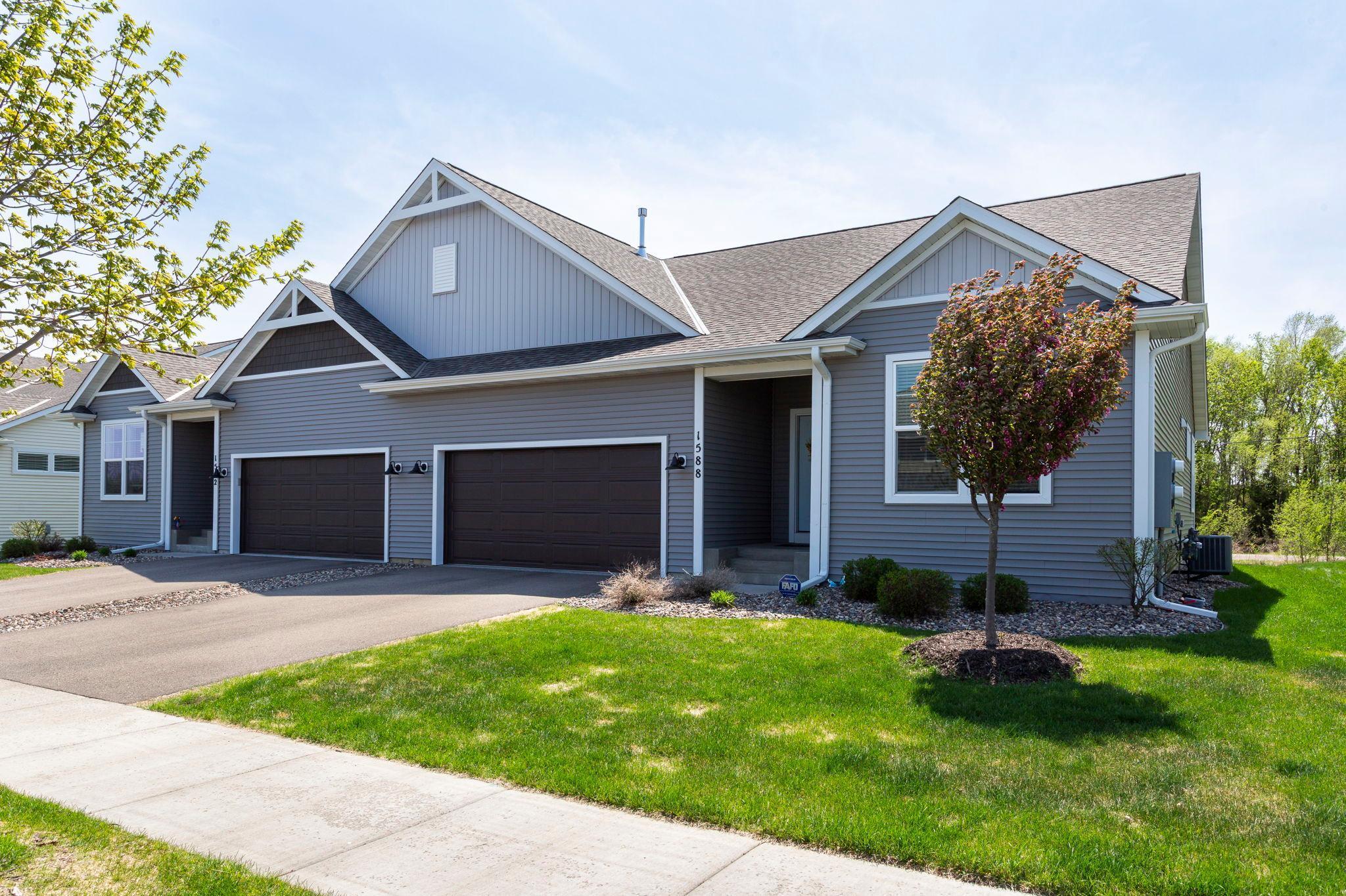 1588 Southpoint Drive, Hudson, Wisconsin image 2
