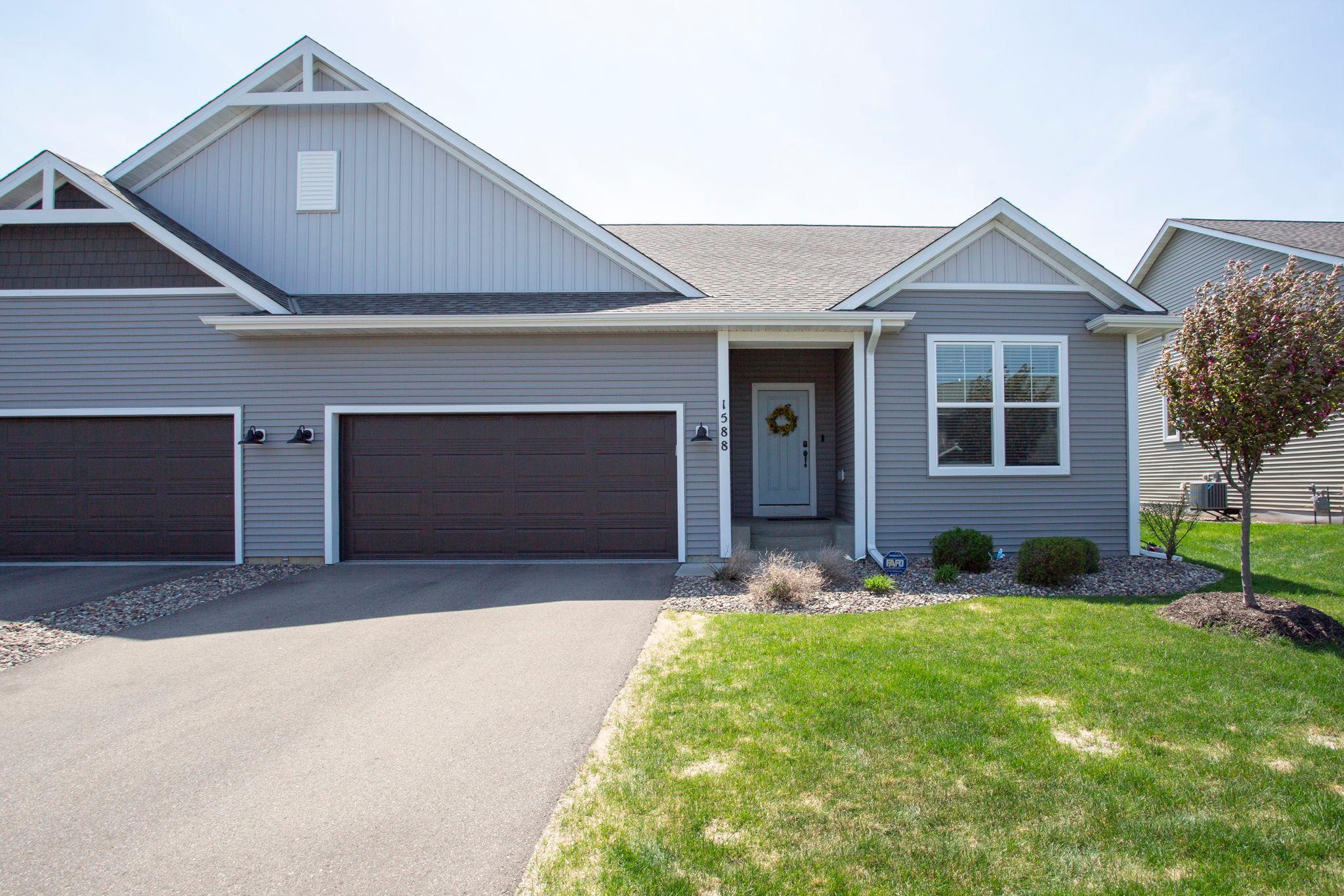 1588 Southpoint Drive, Hudson, Wisconsin image 1