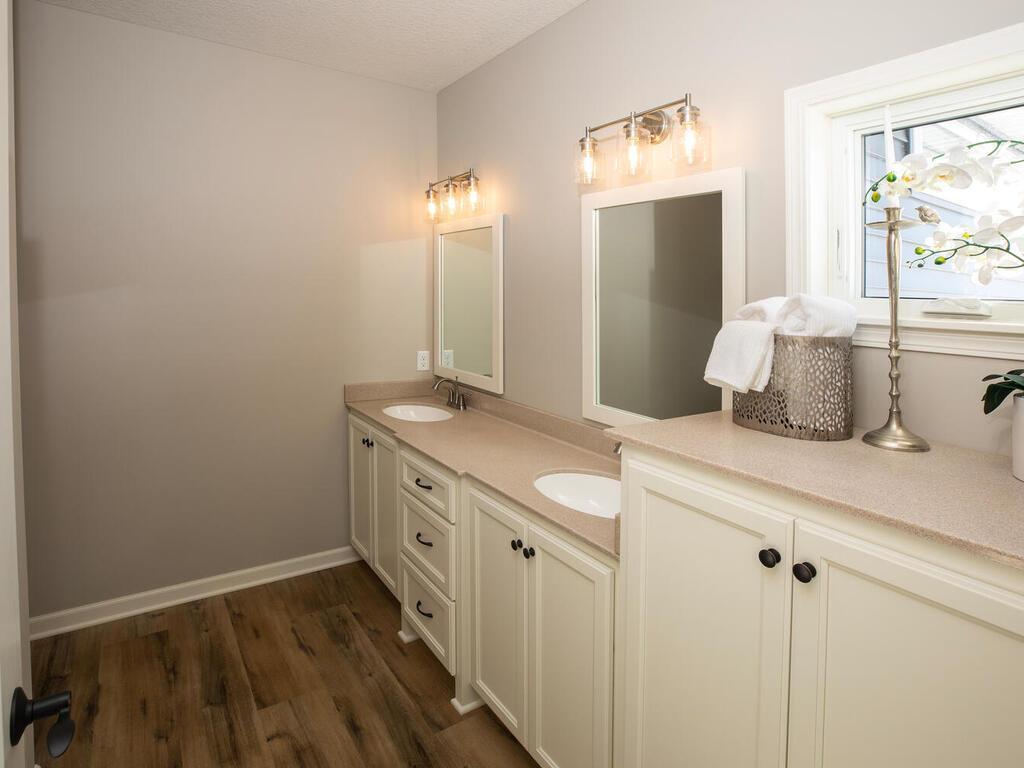 25338 Farmstead Lane, Wyoming, Minnesota image 13