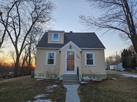 Homes For Sale - 109 Charlotte Avenue<br/> Freeborn County, Albert Lea, MN 56007