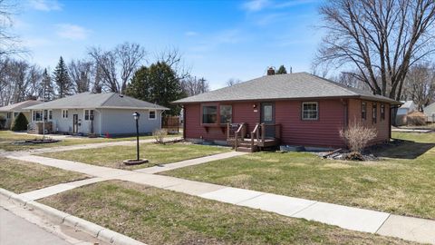 Homes For Sale - 1605 Knight Avenue<br/> Glencoe, MN 55336