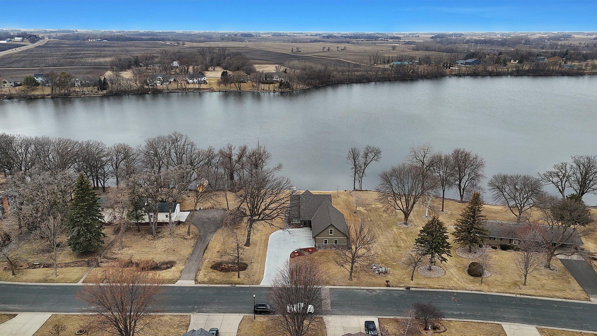 850 Lakewood Drive, Hutchinson, Minnesota image 2