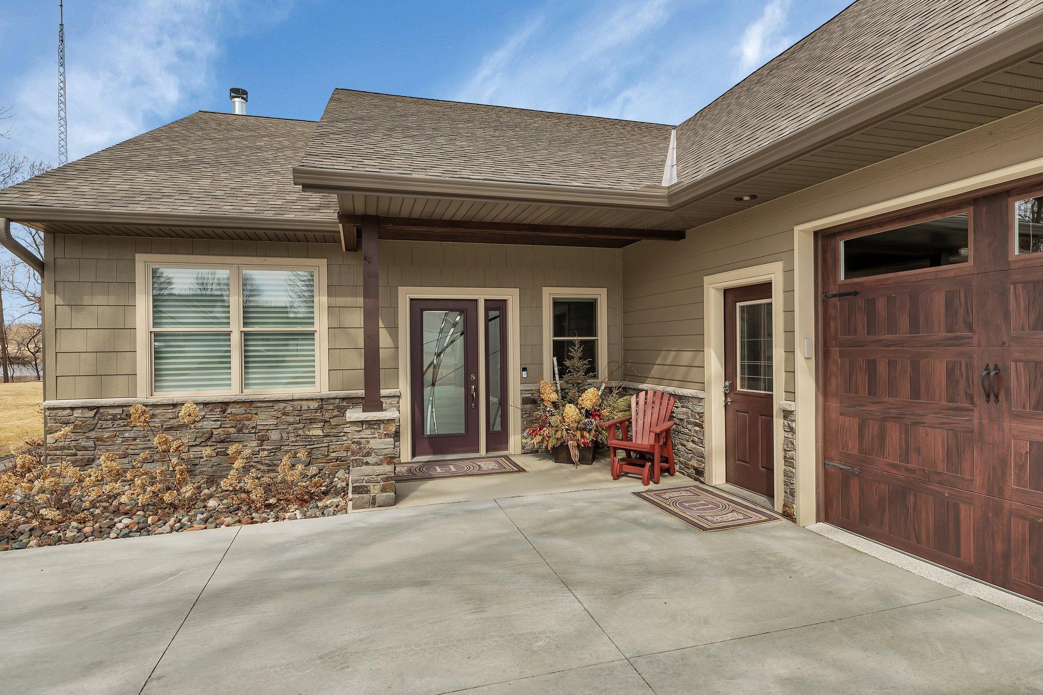 850 Lakewood Drive, Hutchinson, Minnesota image 4
