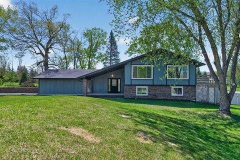 Homes For Sale - 8581 County Road 39<br/> Monticello, MN 55362