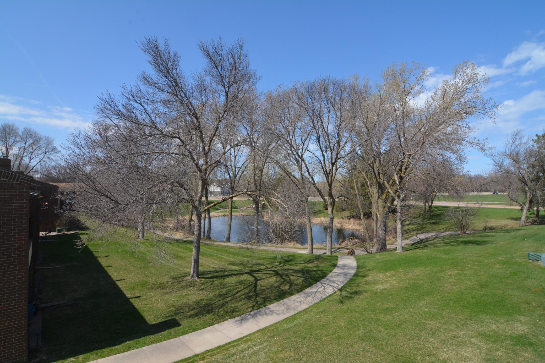 1534 Millpond Court, Chaska, Minnesota image 1