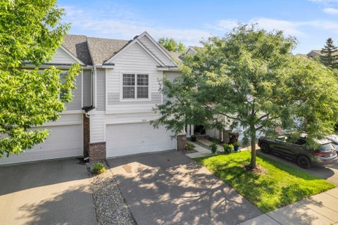 Townhouse For Sale - 5038 Bluff Heights Trail<br/> Scott County, Prior Lake, MN 55372