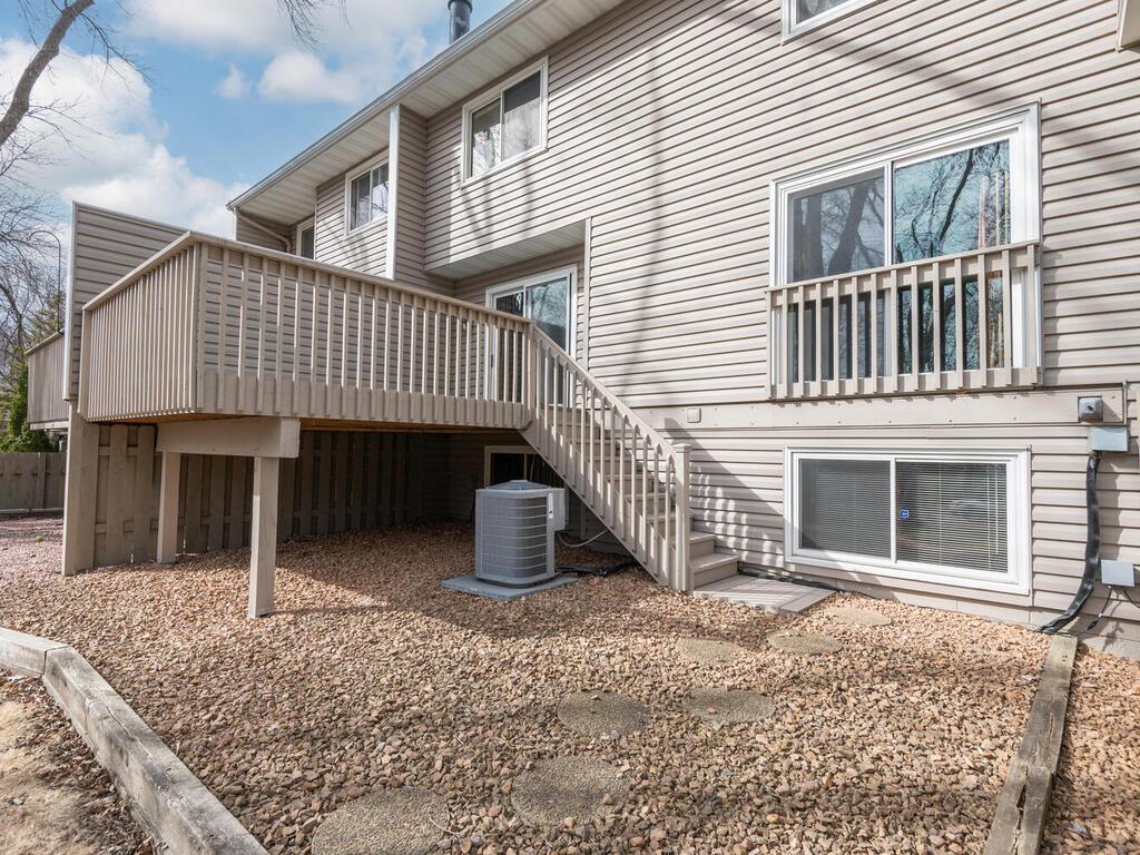 9104 Neill Lake Road, Eden Prairie, Minnesota image 36