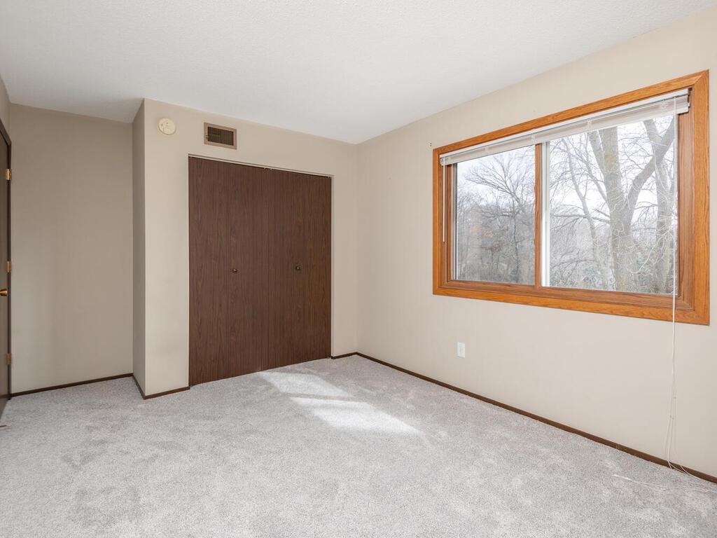 9104 Neill Lake Road, Eden Prairie, Minnesota image 25