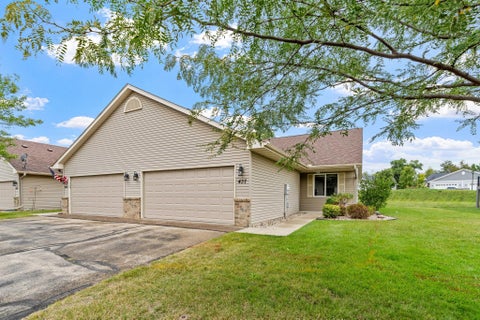 Townhouse For Sale - 437 Meadow Lane<br/> Norwood Young America, MN 55397