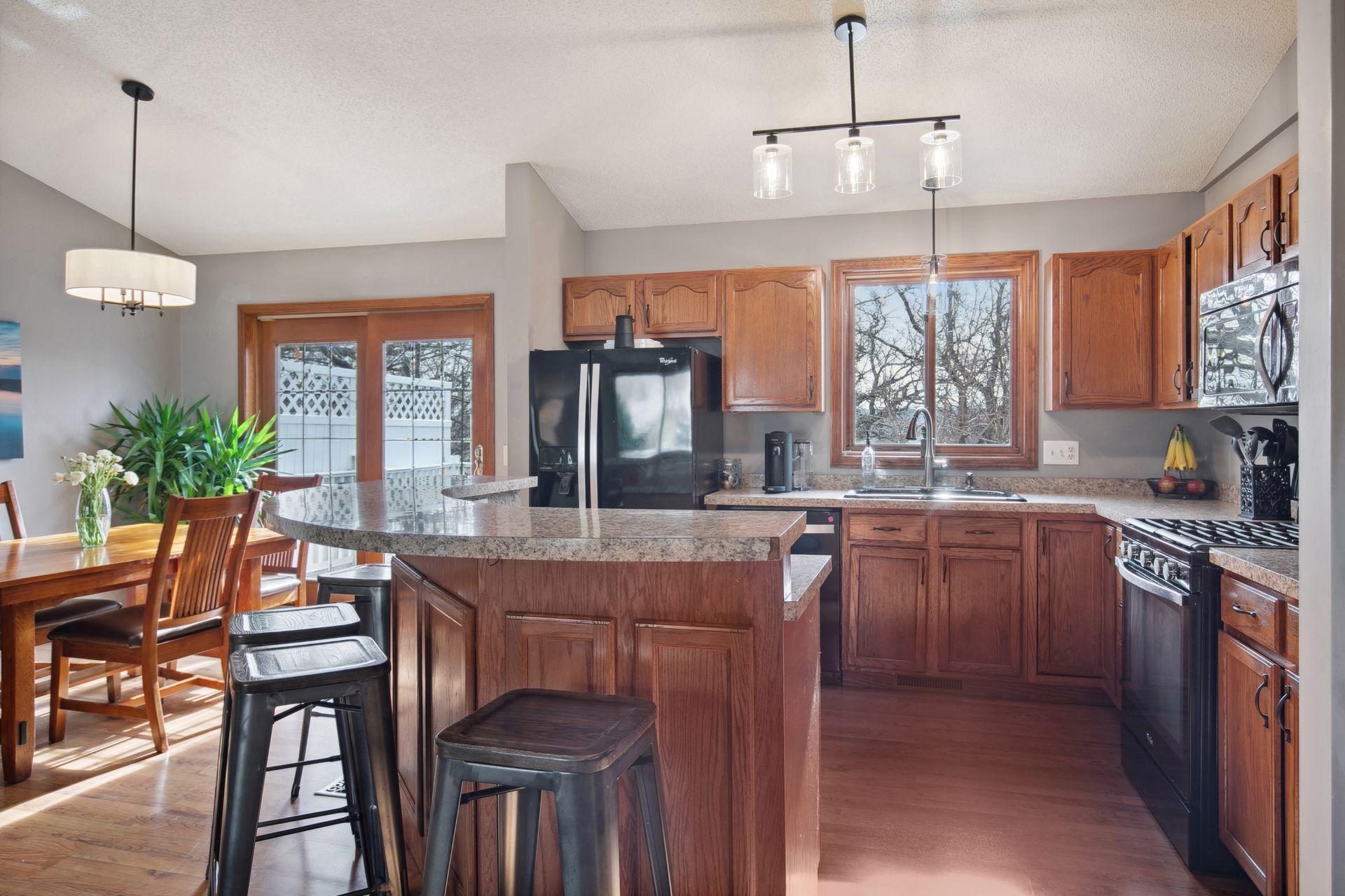 13611 Parkwood Drive, Burnsville, Minnesota image 12