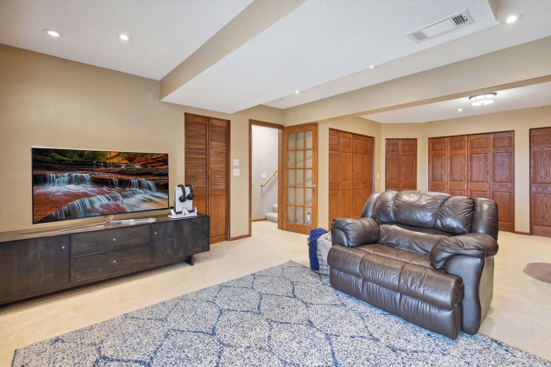 13611 Parkwood Drive, Burnsville, Minnesota image 23