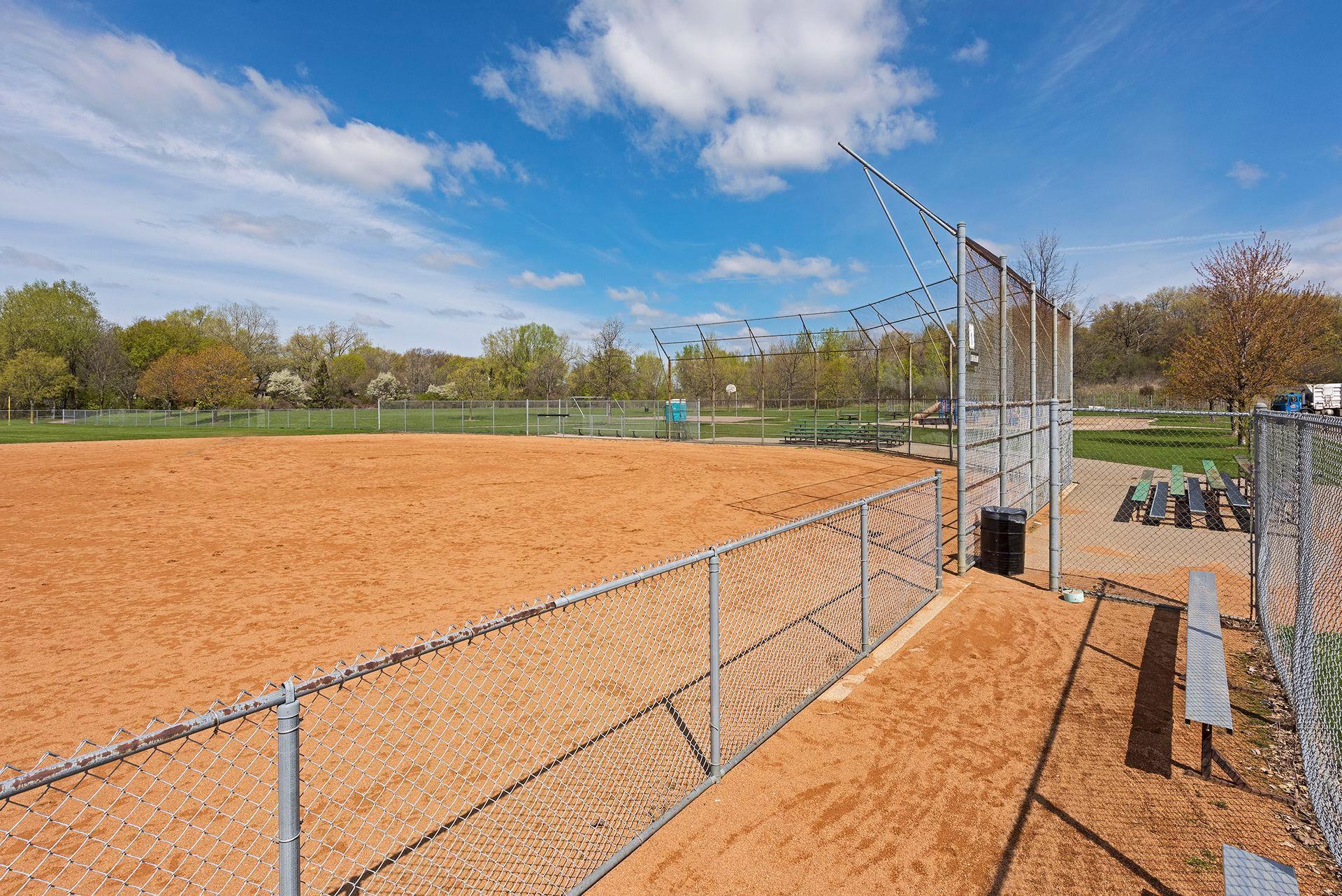 13611 Parkwood Drive, Burnsville, Minnesota image 32